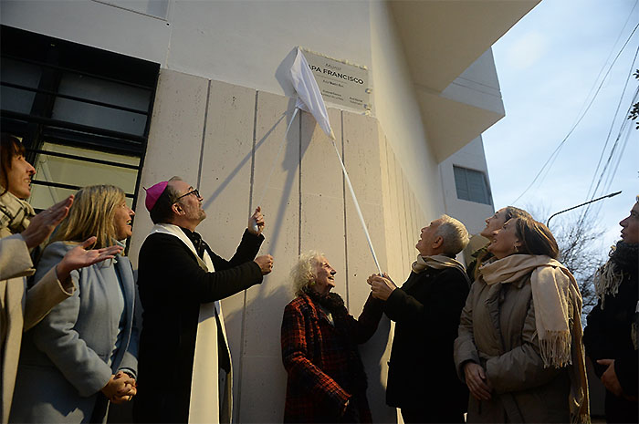 ANDigitalOK's tweet image. #LaPlata 🙏🏽 Alak inauguró “el mural más grande del mundo” en honor al Papa Francisco
📌 andigital.com.ar/nota/134019/al…