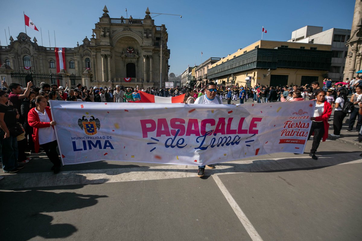MuniLima's tweet image. M谩s de 700 artistas participaron en el pasacalle por Fiestas Patrias
La ciudad celebr贸 sus 204 a帽os de independencia con danzas y m煤sica tradicional en las principales calles del centro hist贸rico.
馃摳 Mira las fotos del聽evento聽aqu铆