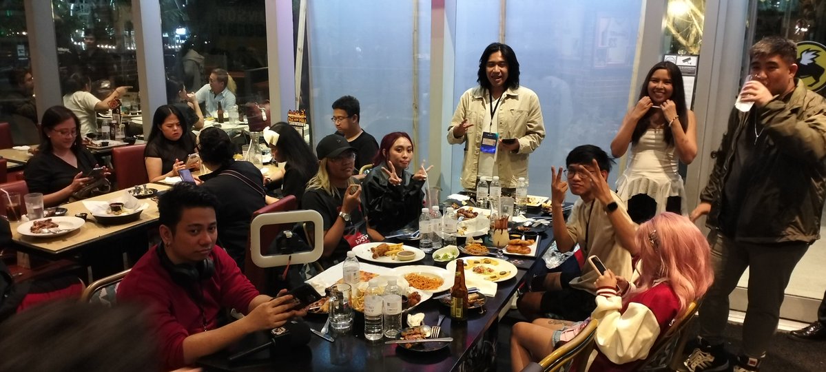 We had a surprise dinner night with our holders last night. This time, we brought together 120+ Web2 streamers and creators, along with several business owners. The goal was to let them immerse themselves in Web2 gaming culture and experience the passion shared by fellow