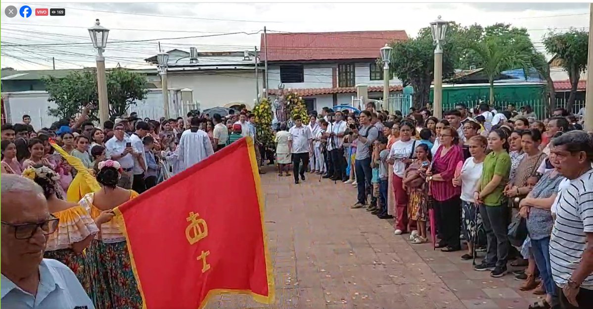 mpatricia_m's tweet image. Iglesia católica de Nicaragua obligada a celebra a Santa Ana intramuros. No es permitido salir. Aca uno de los templos de la Diócesis de León celebrando a Santa Ana.
#iglesiaperseguidani