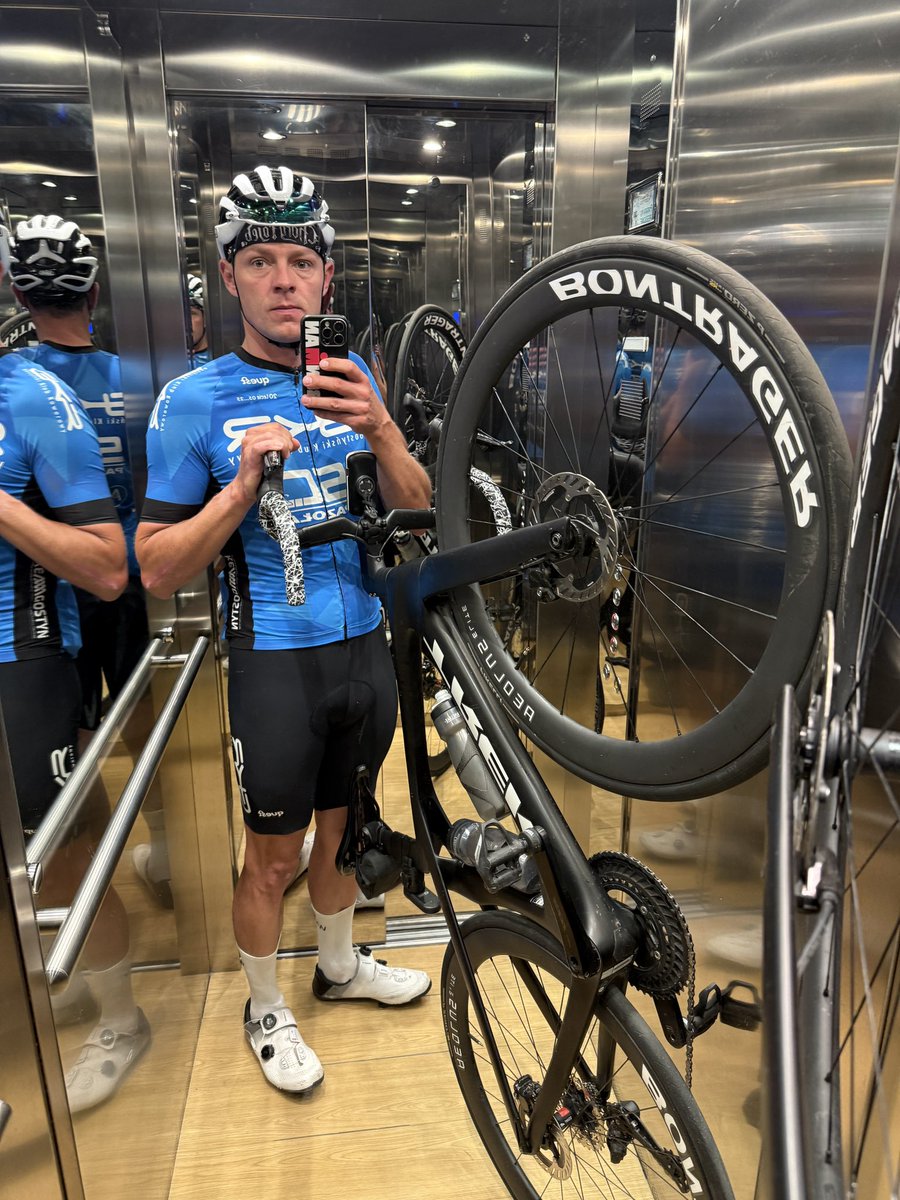 Miałem piękny i drogi rower… niestety Mediolan postanowił mi go odebrać w ciągu półtora godziny… ostatnie zdjęcie jakie z nim mam niestety… gdyby ktoś chciał kupić we Włoszech Treka Madone Sl6 gen 7 zalecam sprawdzić czy rama to nie numer: WTU306XD007U bo to kradziony.