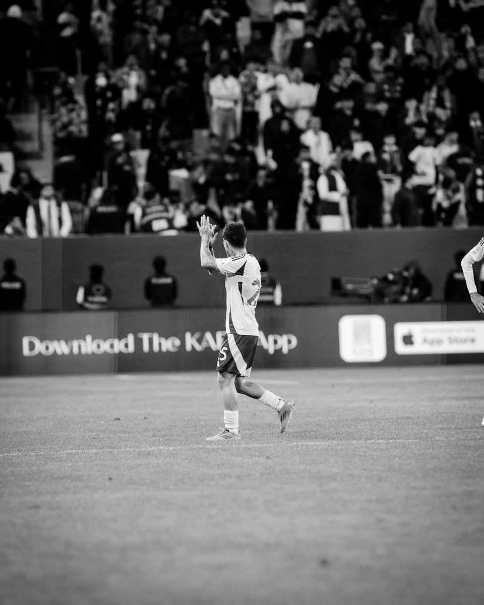 خلاص والله دام فيليكس خلونا نصيح على اوتافيو

نقِّل فُؤادَكَ حيثُ شئتَ من الهوى
ما الحبُّ إلا للحبيبِ الأوَّل

هل تحب أكمل لك باقي الأبيات أو أشرح المعنى بشكل أوسع ؟