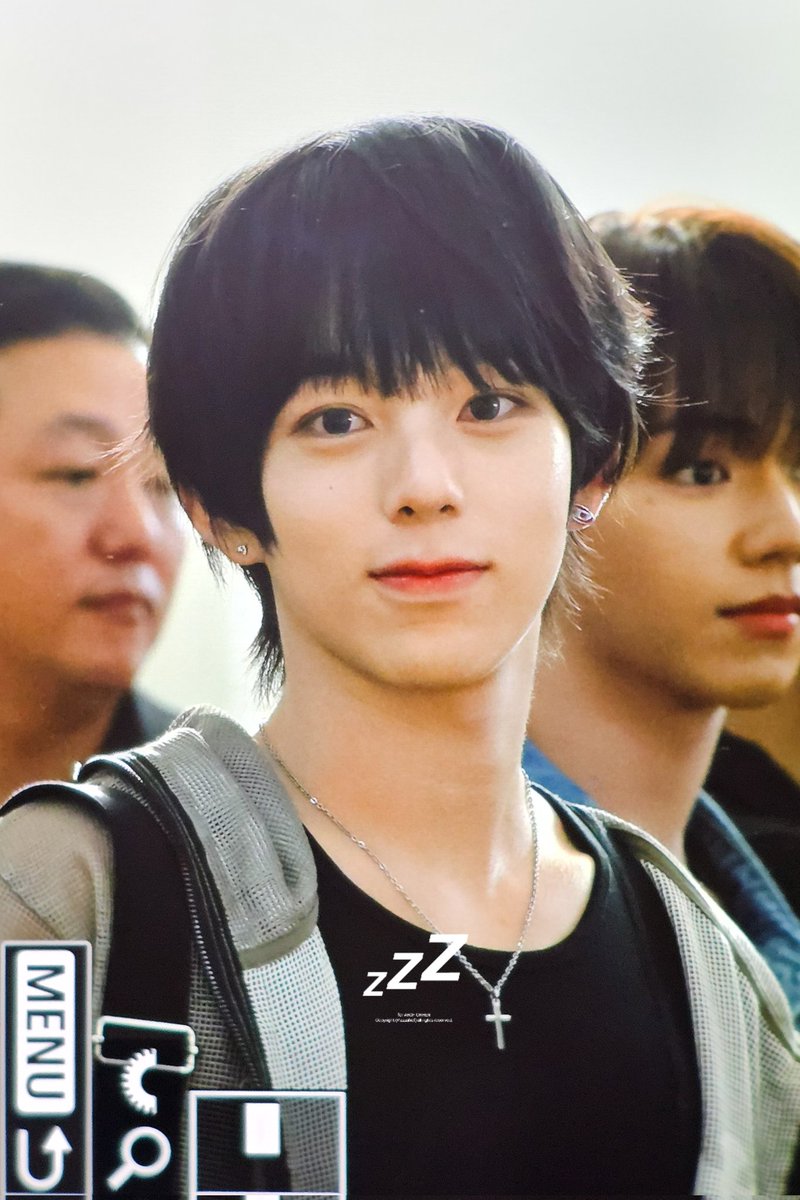 zzzahof's tweet image. 250727 ICN
#์ฆ์ด๋๋๋ฐ๋ณด
#์ํ #AHOF
#์ฆ์ธ #CHIHEN #็ฐกๅฟๆฉ