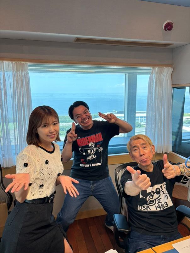takusoman's tweet image. おっはようごっざいまーす
本日、テルミデサンデー
テルサン知ったかワールド
須田の登板日です
今日は夏と言えばのアレのお話
おっ楽しみにー
単独ライヴ、bayfmさんから
お花もありがとうございます
テルサンはこの後
bayfmで9:00～11:00まで生放送
絶対聴いてねー📻
#テルサン
#bayfm
#chibalottte