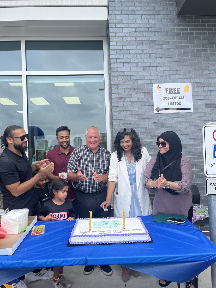 iamIqraKhalid's tweet image. I was delighted to join Intrepid Health as they launched their newest location at Erin Mills Parkway! As a cornerstone of Canadian life, healthcare plays a vital role in our self-care and growth. Thank you for including me in your journey!