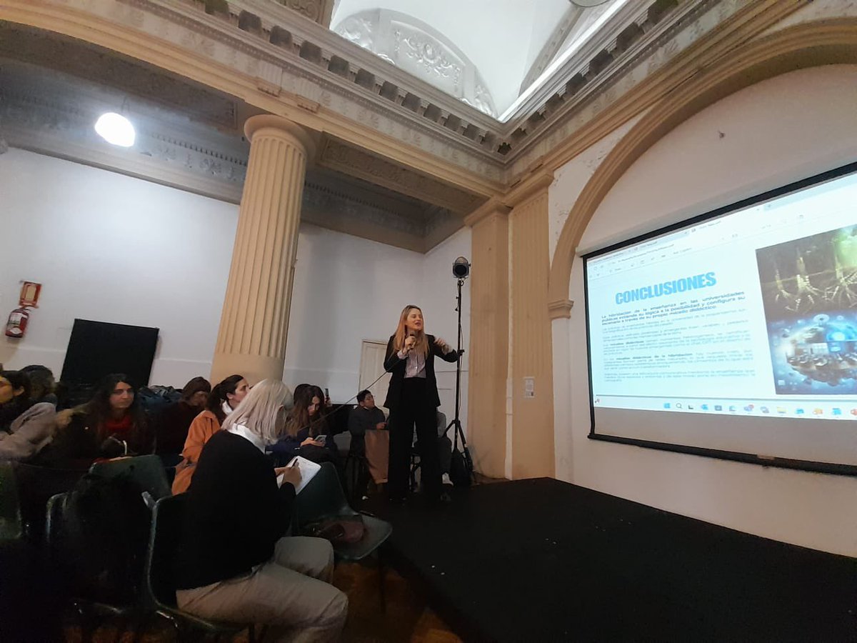 Un lujo haber participado del 4to. Encuentro Regional de la Especialización y Maestría en Tecnología Educativa de <a href="/mteUBA/">mteUBA</a> . Gracias por invitarnos a seguir siendo parte del colectivo, de las mutaciones y transformaciones en las prácticas educativas. Gracias <a href="/marianamaggio/">Mariana Maggio</a>