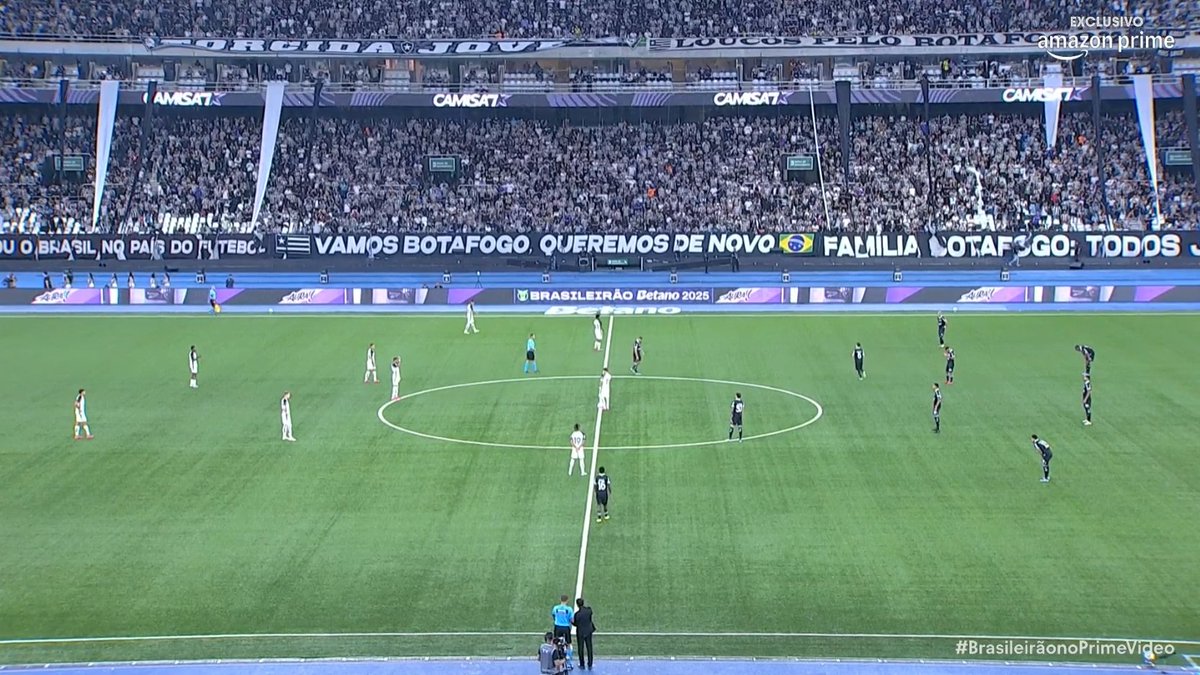 Vessoni's tweet image. FIM DE JOGO!
O Corinthians do primeiro tempo nao existiu. Os reservas não conseguiram nem ficar com a bola.
O Corinthians do 2° tempo, com quatro titulares entrando no intervalo, foi outro. Empatou o jogo e perdeu a chance de vencer e fazer os três pontos no Rio. Memphis…