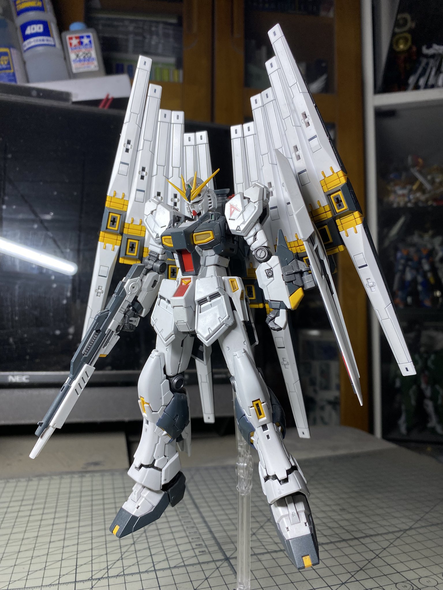 今日まで！ガンプラ　νガンダム PERFECT GRADE UNLEASHED 1/60 νガンダム | バンダイ ホビーサイト