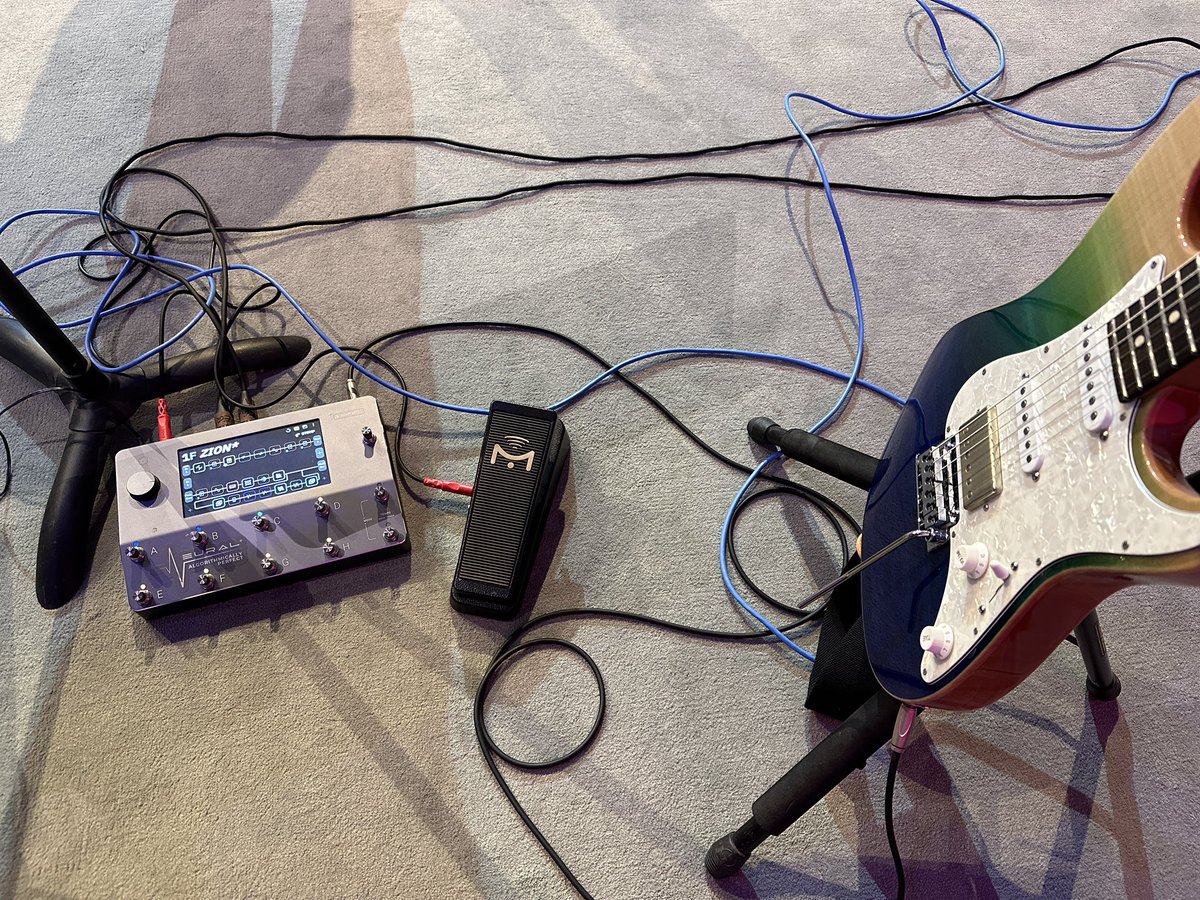zionplayer's tweet image. 오늘도 가보즈아! 🎸