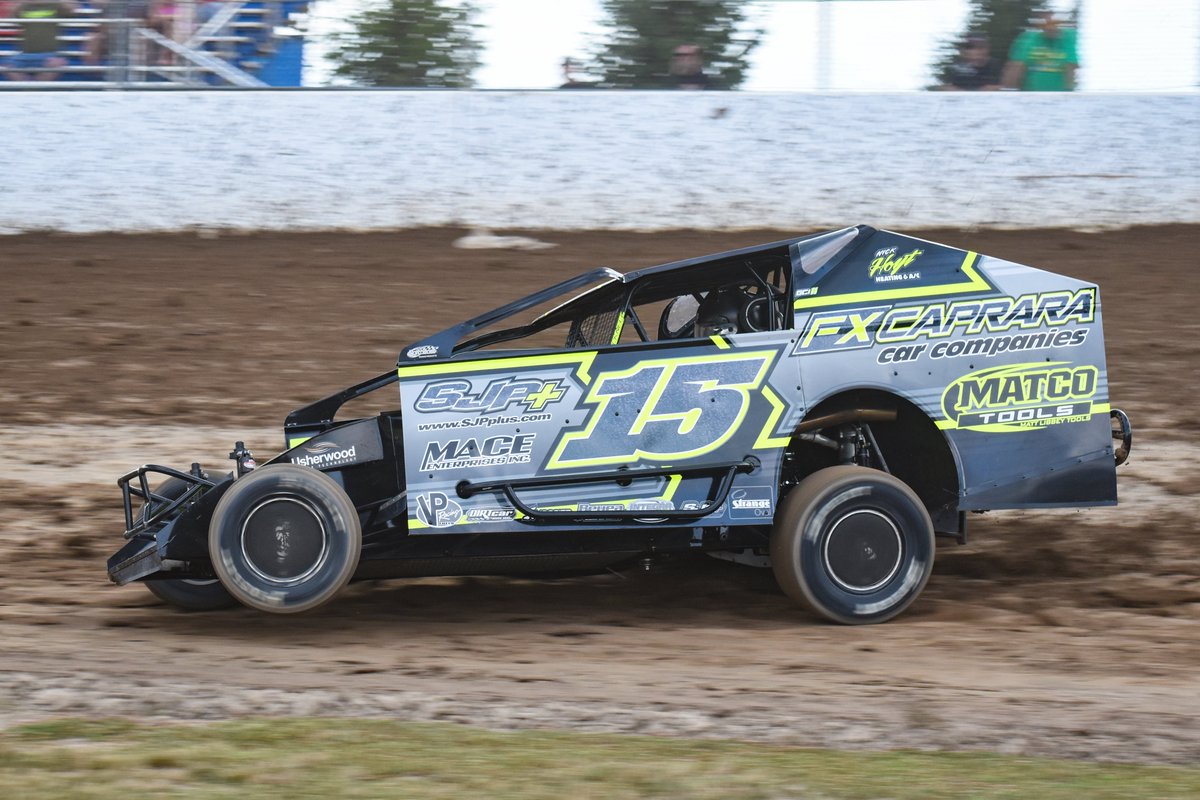 SuperDIRTcar's tweet image. Heat Race #1 goes to Todd Root! He keeps Alex Payne at bay to win!
#HOF100 | @WeedsportSpdwy | @DIRTVision