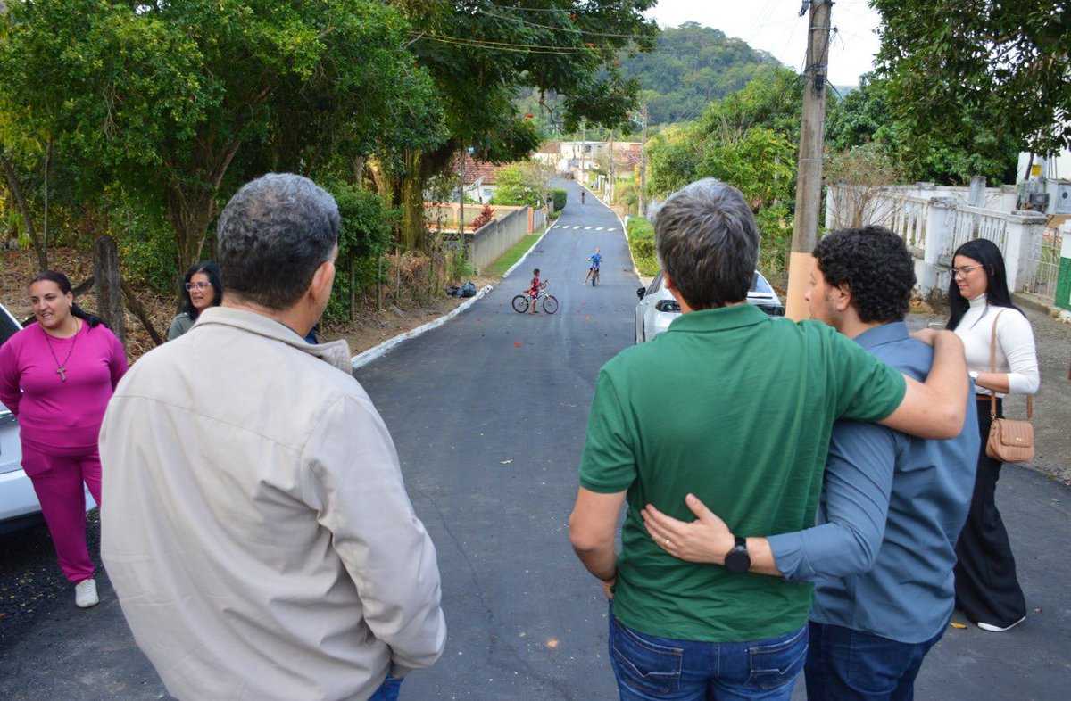 carlosfportinho's tweet image. 🚜 Asfalto para o Centro de Comendador Levy Gasparian!
Felicidade de ver acontecendo e cumprindo com minha palavra com a cidade de Levy através do compromisso firmado com o vereador Tiago Maia e o prefeito @mannarinooficial. Acompanhei de perto as obras que estão a pleno vapor…