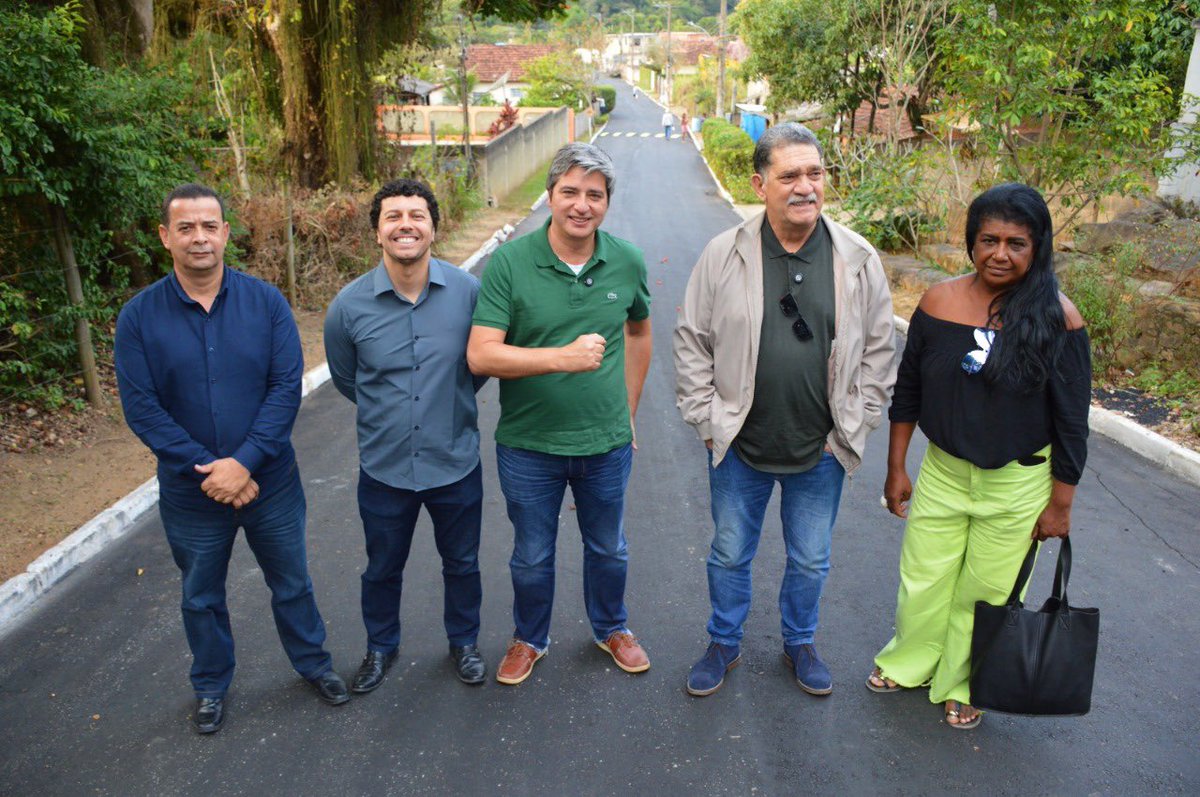 carlosfportinho's tweet image. 🚜 Asfalto para o Centro de Comendador Levy Gasparian!
Felicidade de ver acontecendo e cumprindo com minha palavra com a cidade de Levy através do compromisso firmado com o vereador Tiago Maia e o prefeito @mannarinooficial. Acompanhei de perto as obras que estão a pleno vapor…