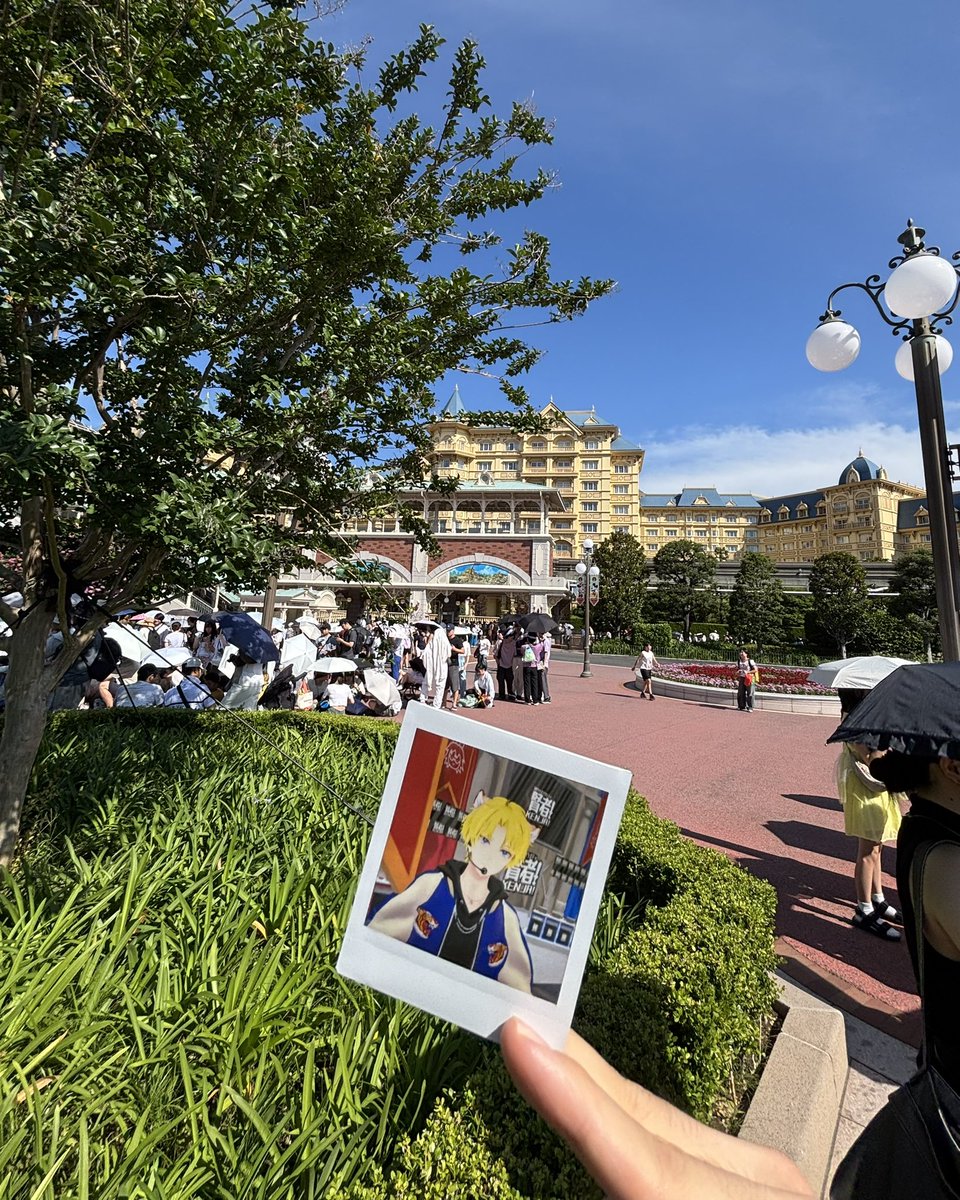 PIT198612's tweet image. フレンドさんに誘ってもらってディズニー来た！