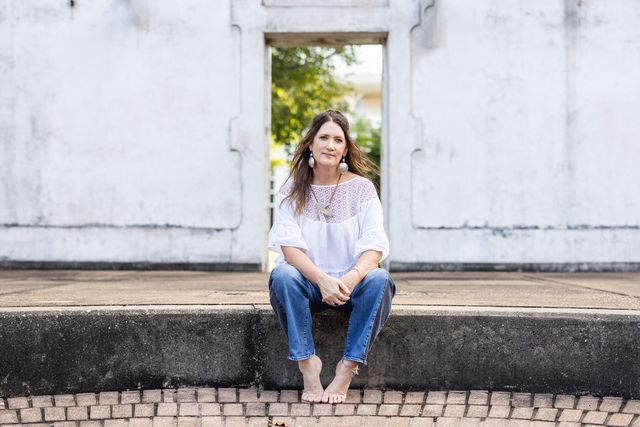 MissChatJOY's tweet image. #np 'Love Is a Battlefield' by Darwin-based singer-songwriter @SaraStorer on Australia's LGBTQIA+ radio station, @JOY949 - great cover of the 1983 Pat Benatar hit, from Sara's new album WORTH YOUR LOVE
