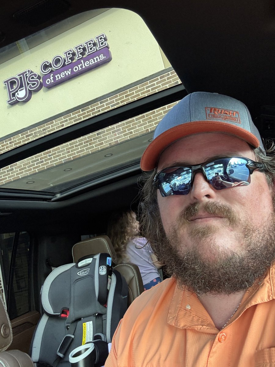 DisDadGaming's tweet image. I told y’all this is always a must do if near one. Frozen hot chocolate and beignets are coming! Pictures will be in comments!

#pjscoffee #beignets #backinflordia