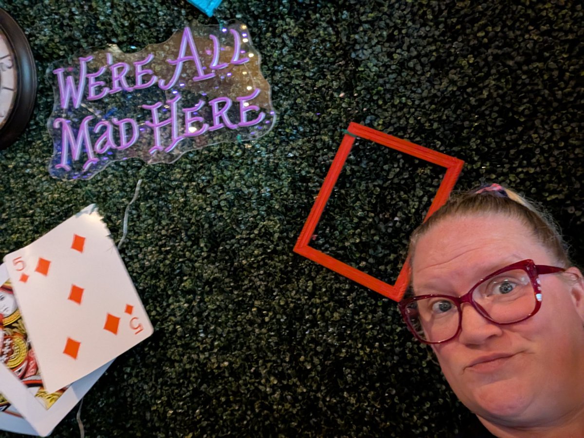 jrcdaisy's tweet image. Going to a concert in my area & where I had dinner before is having an Alice in Wonderland theme trivia pop up bar. The gentleman playing Mad Hatter is channeling Johnny Depp!