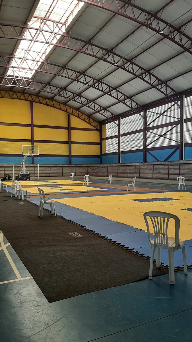 unairedfeelings's tweet image. De #hoje ajudando na organização do campeonato de karatê de amanhã.