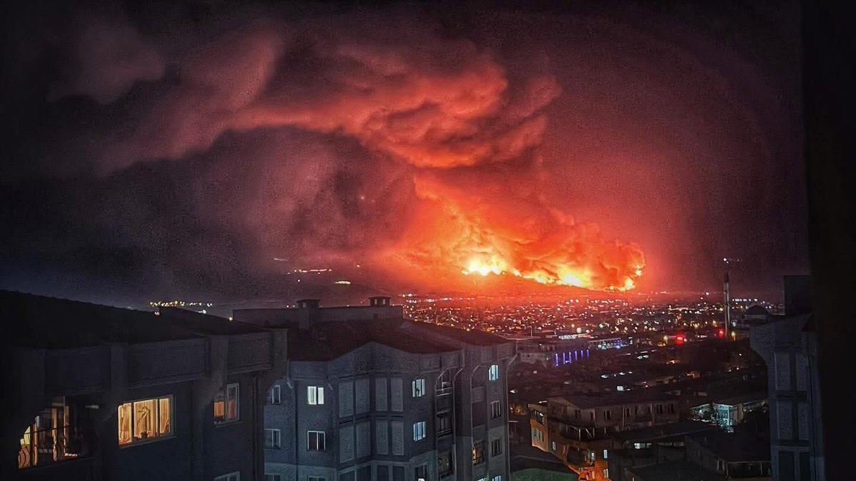 Arabada yangın söndürücü olmadan muayeneden geçemiyorsun ama koca ülkenin yangın söndürücü uçağı yok.
#BURSAYANIYOR 
#bursayanıyor