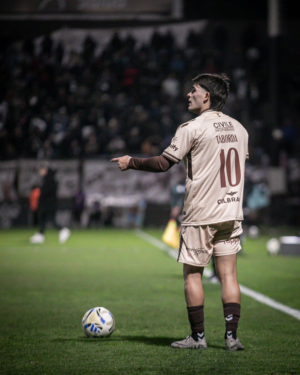caplatense's tweet image. #TorneoClausura 🏆 | ⏱️ 40’ ST

🔛 CAP 🟤⚪️ 0️⃣ - 0️⃣ AAAJ 🔴⚪️

#VamosCalamares🦑