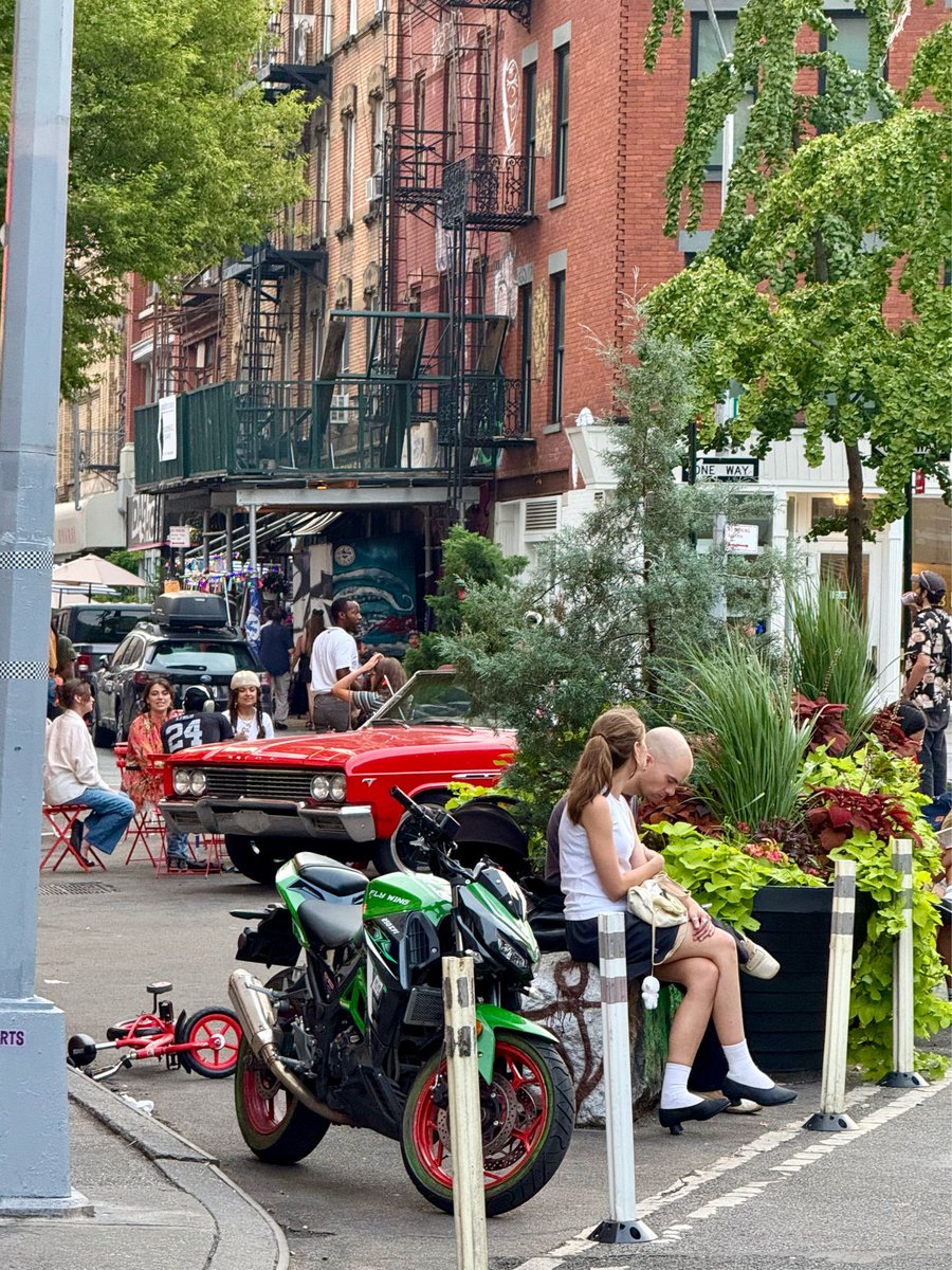 marcogomes's tweet image. lower east side ny 19:36