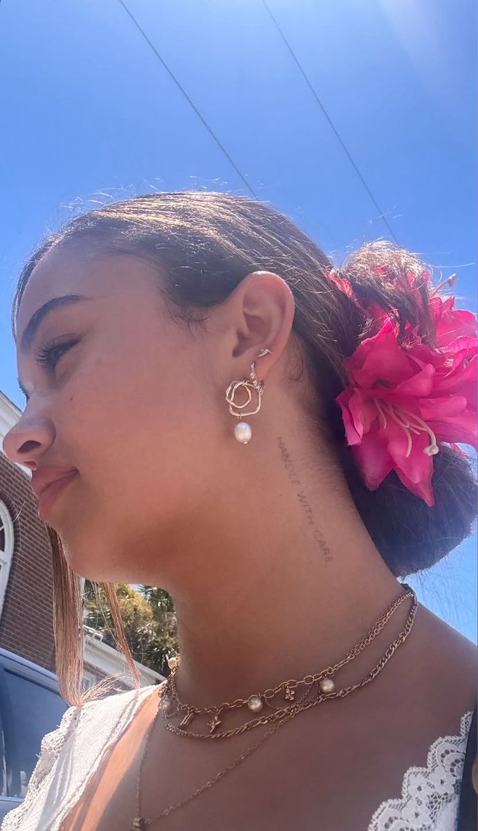 MadisonBaileyN's tweet image. Madison Bailey via Instagram story. 🌺