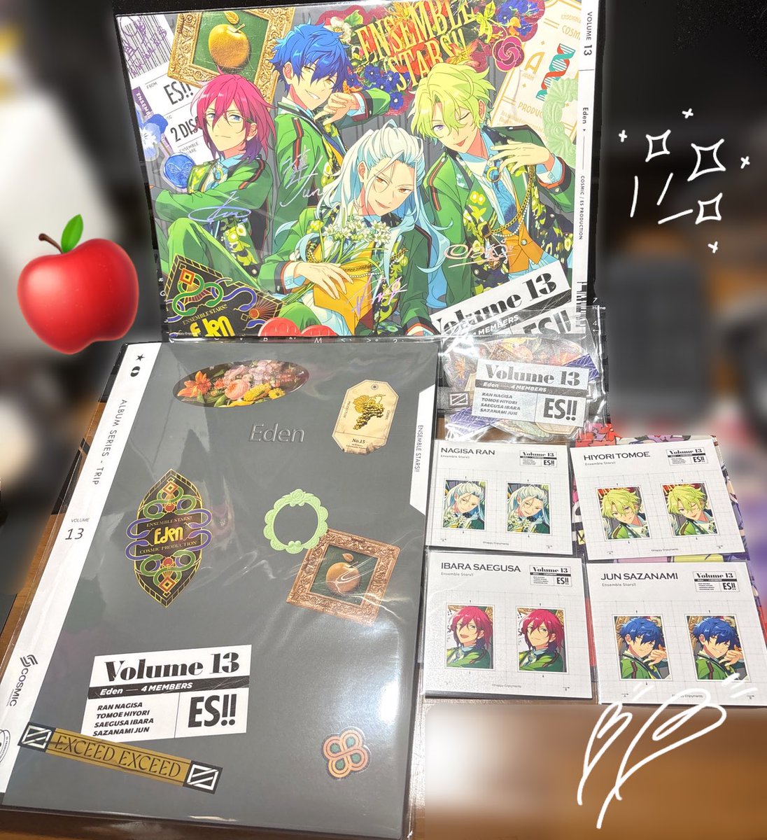 sakura_ouo_p's tweet image. 海外版の『TRIP』クリアファイルセットが最高💕