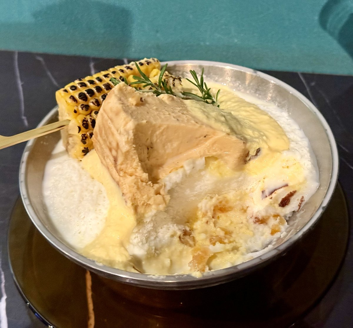 kakigorar's tweet image. 【Cois espresso club 新大久保店】
@東京-新大久保駅から徒歩1分

コーン&amp;amp;チーズケーキ
マッコリ