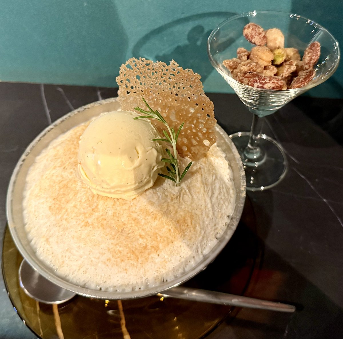 kakigorar's tweet image. 【Cois espresso club 新大久保店】
@東京-新大久保駅から徒歩1分

コーン&amp;amp;チーズケーキ
マッコリ