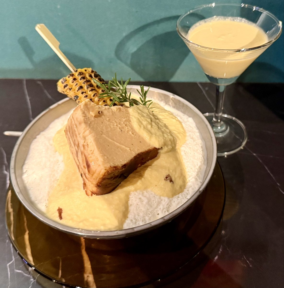 kakigorar's tweet image. 【Cois espresso club 新大久保店】
@東京-新大久保駅から徒歩1分

コーン&amp;amp;チーズケーキ
マッコリ