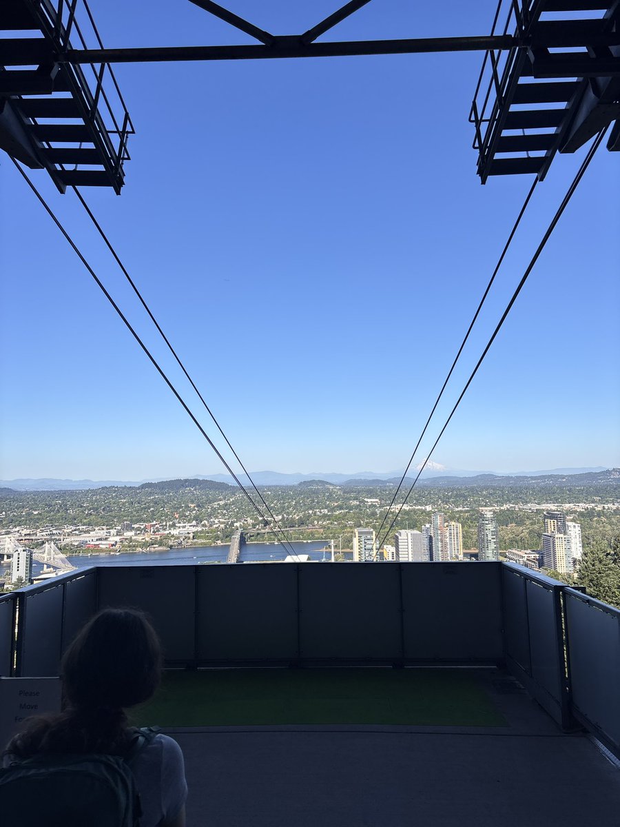 kpoulos_'s tweet image. Went to the Portland Pickles game last night to end an amazing rotation with @OHSUurology. It feels bittersweet ending my first away rotation and saying goodbye to some of the great people I met here in Portland! 🚠🌹🌲