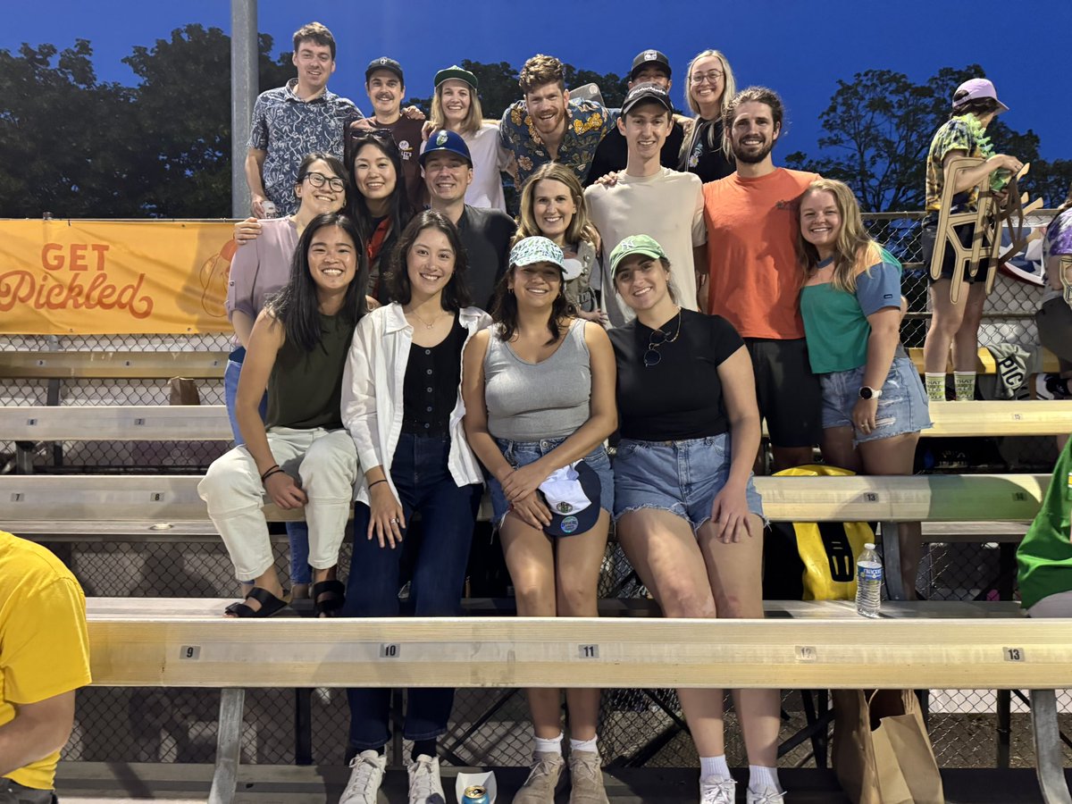 kpoulos_'s tweet image. Went to the Portland Pickles game last night to end an amazing rotation with @OHSUurology. It feels bittersweet ending my first away rotation and saying goodbye to some of the great people I met here in Portland! 🚠🌹🌲
