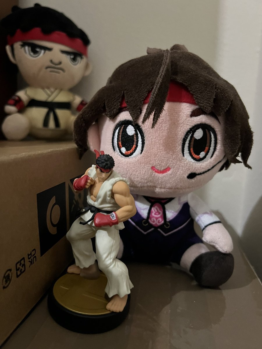 MicrocosmosSF's tweet image. She found a cheap little figure of her idol