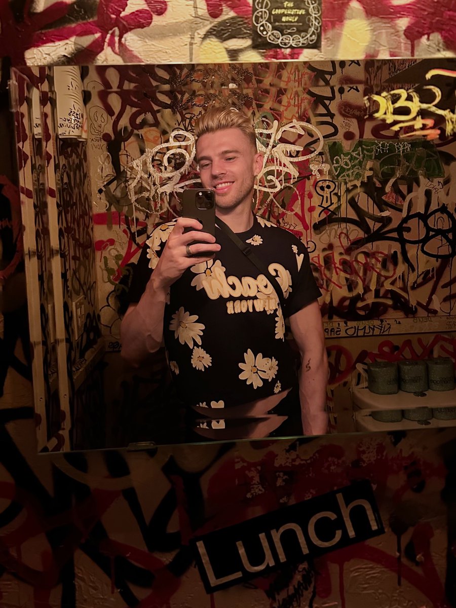 joeyonline_'s tweet image. Three coffees no lunch