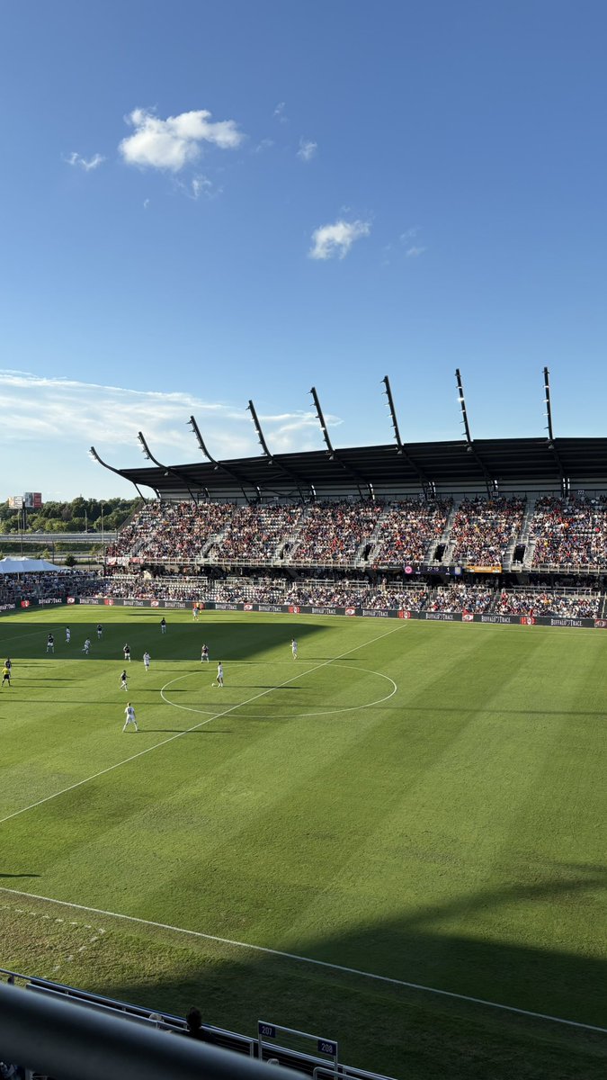 11.000 fans at Lynn Family Stadium! 😍

#SGE | #SGEAVF