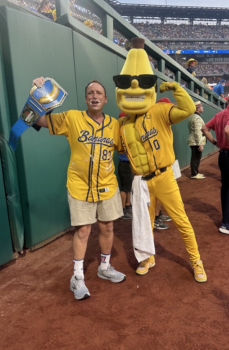 I met the literal greatest of all time. <a href="/joeyjaws/">Joey Chestnut</a>