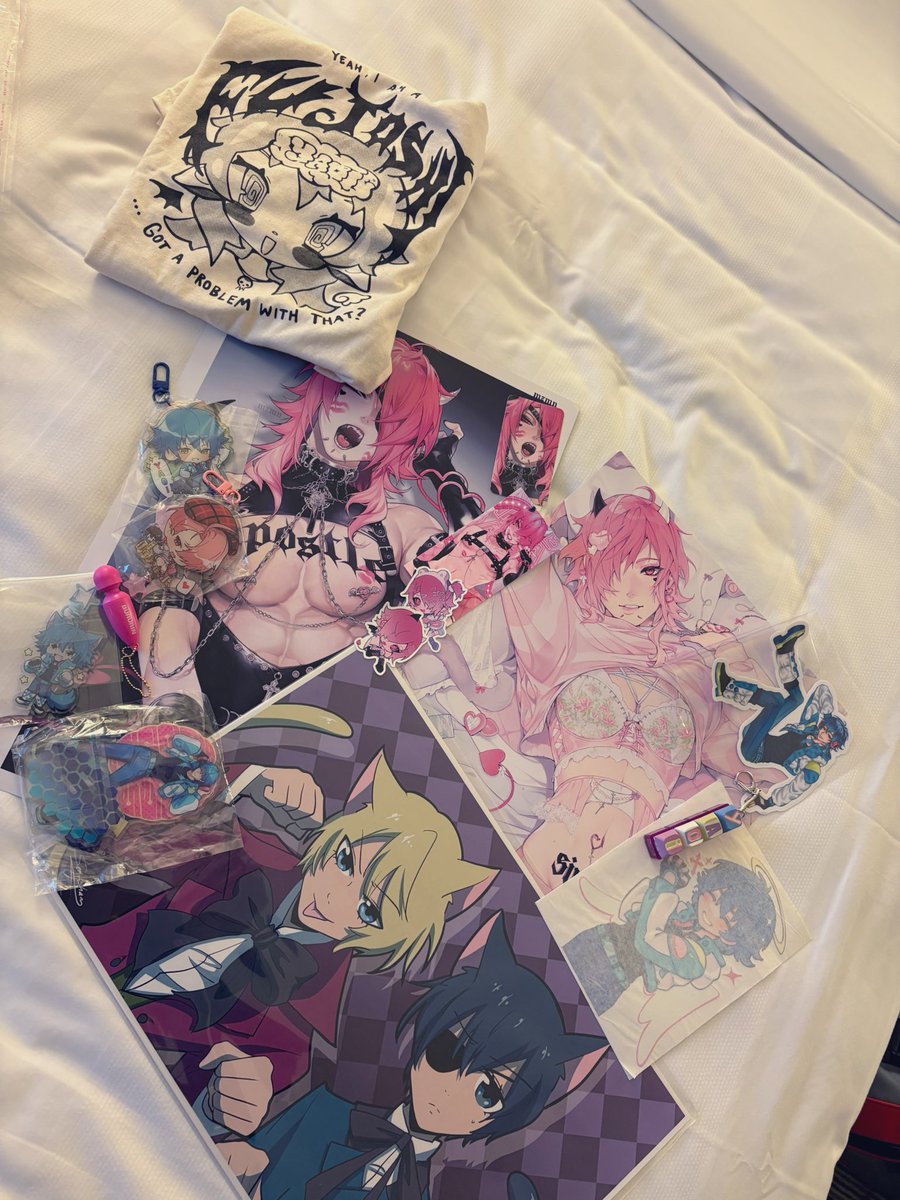 lixyaoo's tweet image. metrocon day one + day two haul