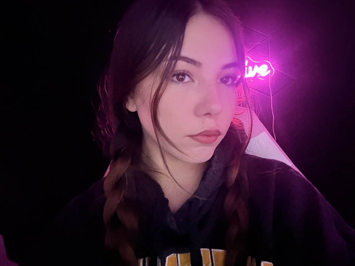 CynsitiveSZN's tweet image. my jawline sharper than 90% of men