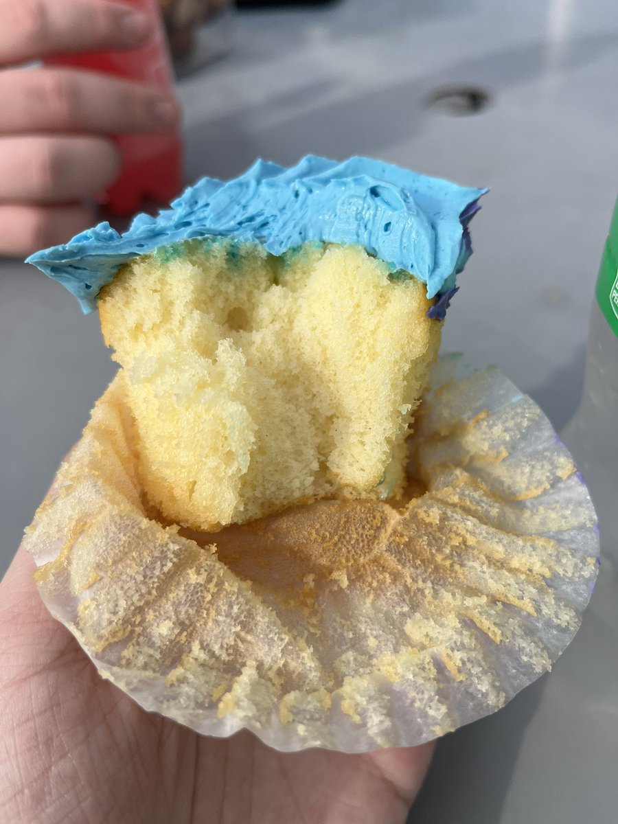 wheterato's tweet image. Ninja cupcake