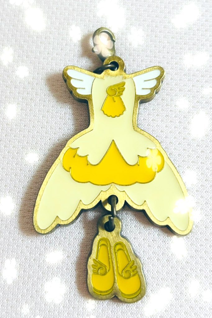 Shira_ware_930's tweet image. 昨日行ってきた #CLAMP展 で買ったグッズ🛍️ というか、ほぼさくらちゃんだけどw
コスチュームチャームは、OPの時にさくらちゃんが着用していた衣装!(これも知世ちゃんが作ってくれたんだよね、きっと🤭) ケロちゃんポンチョも可愛かったので購入💛
(うっかり消しちゃったので、再投稿しました🙇♀️)