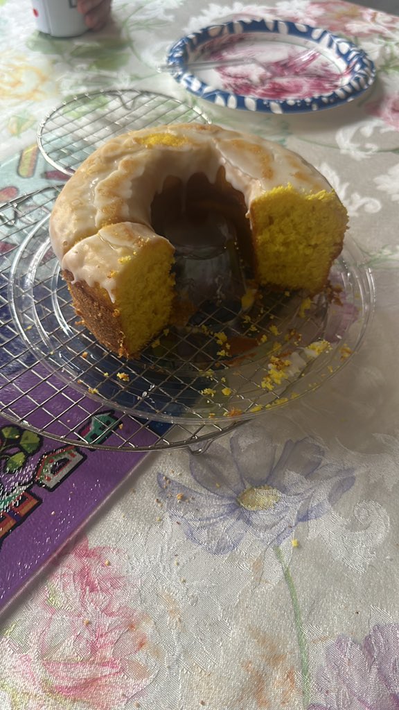 other_st_nick's tweet image. Just got yelled at by a 3 year old for having a slice of lemon cake because it&apos;s &quot;all for me&quot;