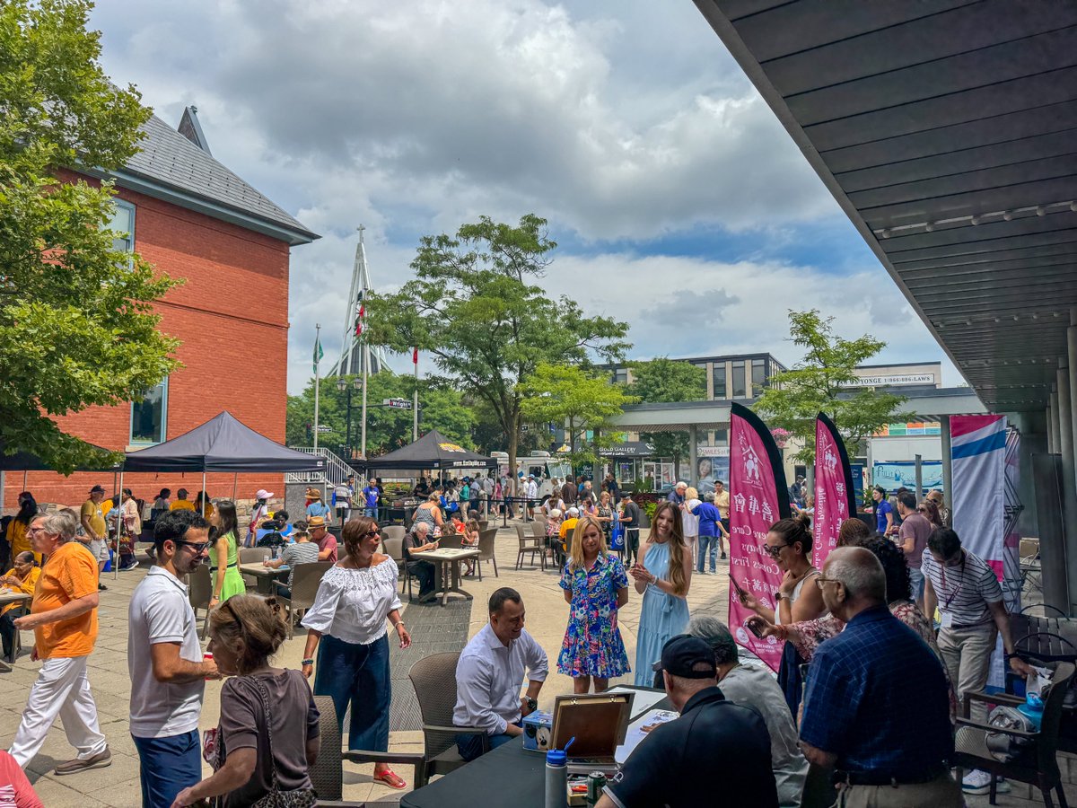 MichaelParsa's tweet image. Wonderful to join my colleague, the amazing MPP Daisy Wai, for her annual community BBQ!
Many thanks to all the volunteers who helped to make this event fun for everyone!
@DaisyWai_