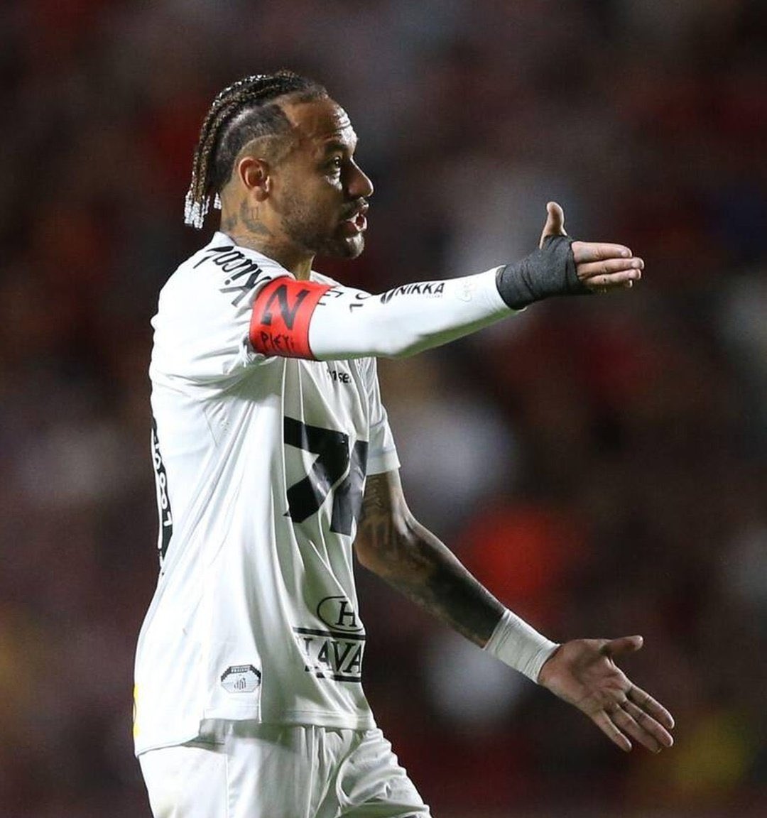 instasantosfc__'s tweet image. “Hoje conseguimos um empate heroico com um a menos,mas a gente sabia que tínhamos que entrar em campo para ganhar os 3 pontos,infelizmente não conseguimos”

- Neymar Jr