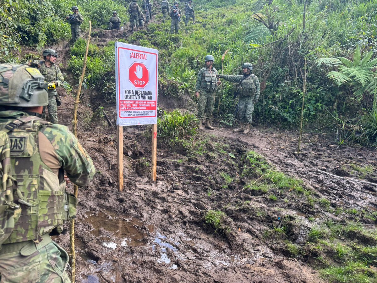 FFAAECUADOR's tweet image. Material explosivo y aurífero decomisado en zona minera de Imbabura

Durante operaciones militares en la Zona Minera Norte del cantón #Urcuquí, las Fuerzas Armadas del Ecuador a través del Bloque de Seguridad, decomisó material explosivo, equipos de uso industrial y varios sacos…