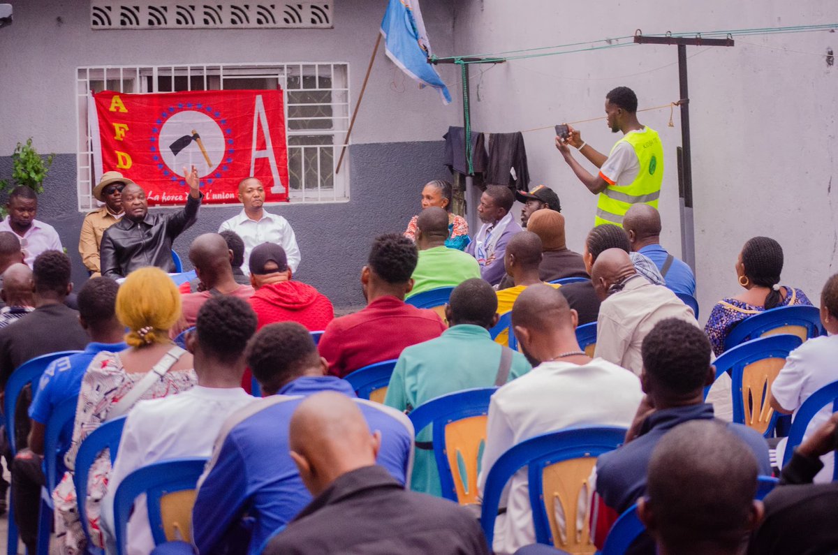 NkongoloNA's tweet image. #Redynamisation de nos bases ANA &amp;amp; AFDC dans la commune de Kasa-Vubu. Quartier par quartier, nous avançons avec détermination. Aujourd’hui, cap sur Anciens Combattants.
🙏🏾 Merci à la population de Kasa-Vubu pour l’accueil chaleureux.
#AFDC #ANA #Proximité #EngagementCitoyen