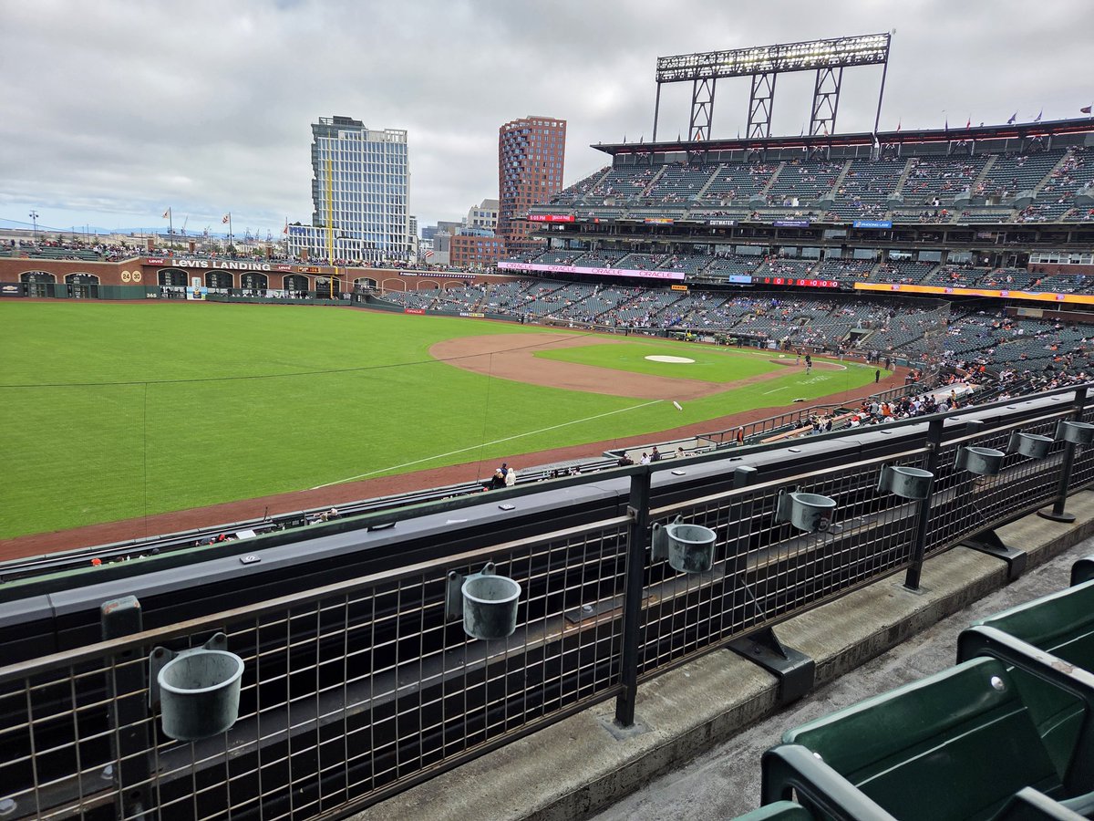 The_Llama77's tweet image. BASEBALL!
