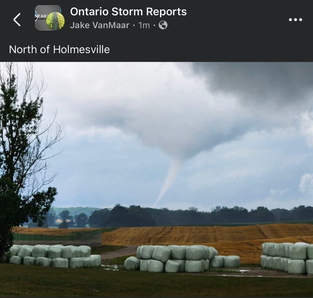 IWeatherON's tweet image. #ONStorm #ONwx Another view of the earlier reported tornado, this time north of Holmesville (between Goderich and Clinton).

Source: facebook.com/share/p/1BAYCK…

- Brennen