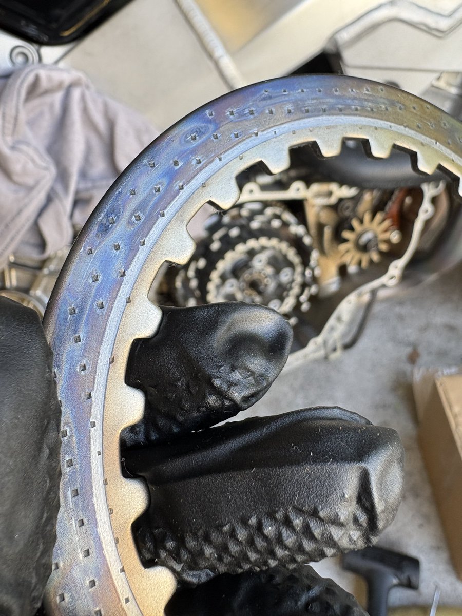 captain_pinchy's tweet image. New clutch springs and steel plate on order. Surprisingly the fibre plates are good🤨