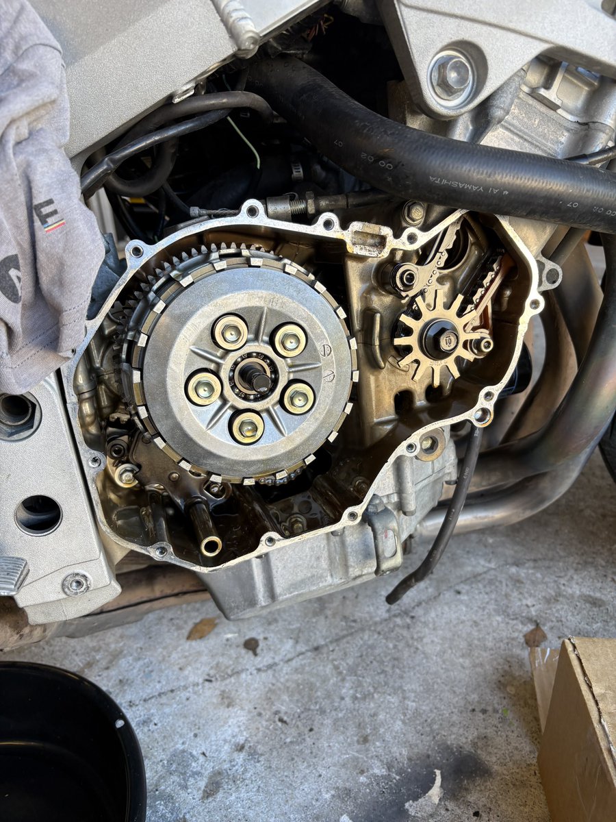captain_pinchy's tweet image. New clutch springs and steel plate on order. Surprisingly the fibre plates are good🤨