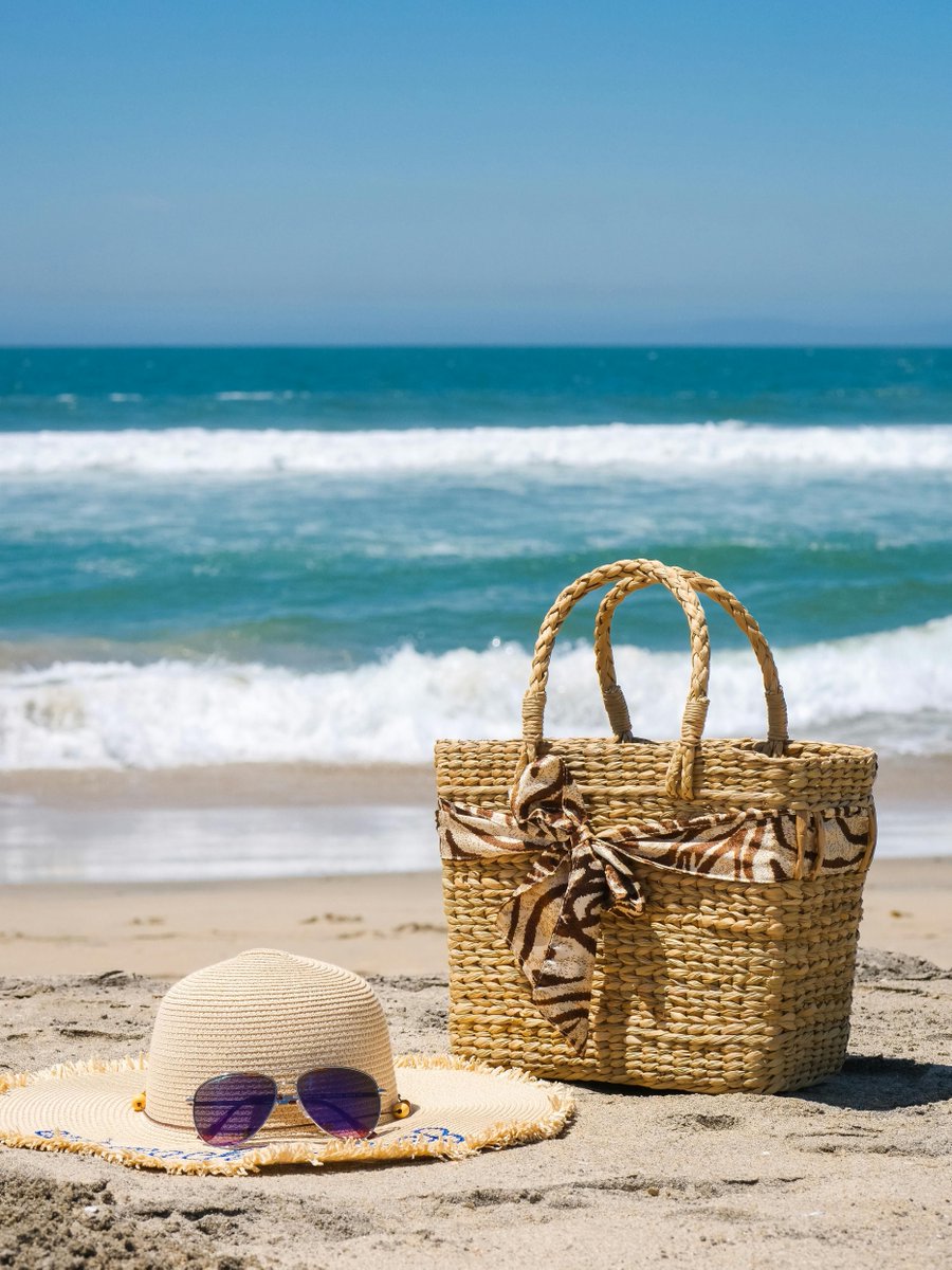 🏖What’s in your beach bag? 

Hand sanitizer, bug spray, sunscreen, and lip balm should be packed away safely from snacks and drinks. Teach kids not to put any non-food items in their mouths. 🏖