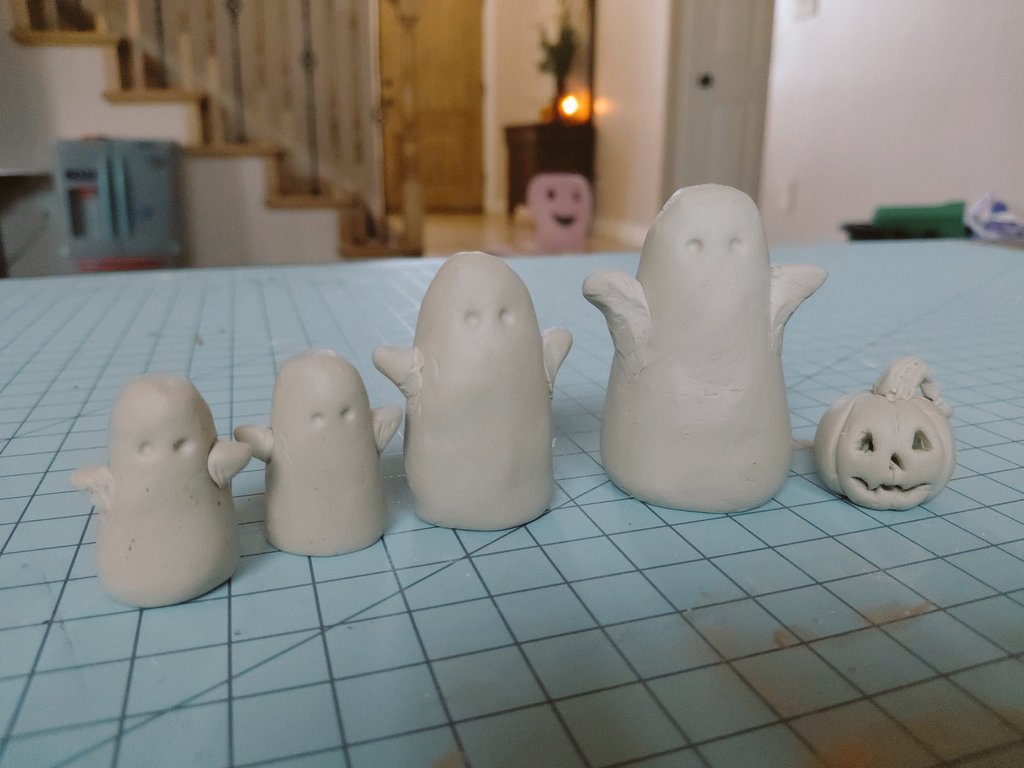 FaithLikeAbish2's tweet image. I made a clay ghost family. It makes me happy π»π